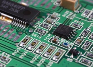 Czym się różni hardware od software? Czym się różni hardware od software?